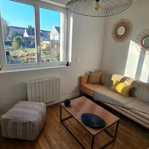 Appartement Le Jaures 4 - T2 - 1er Etage, Hennebont